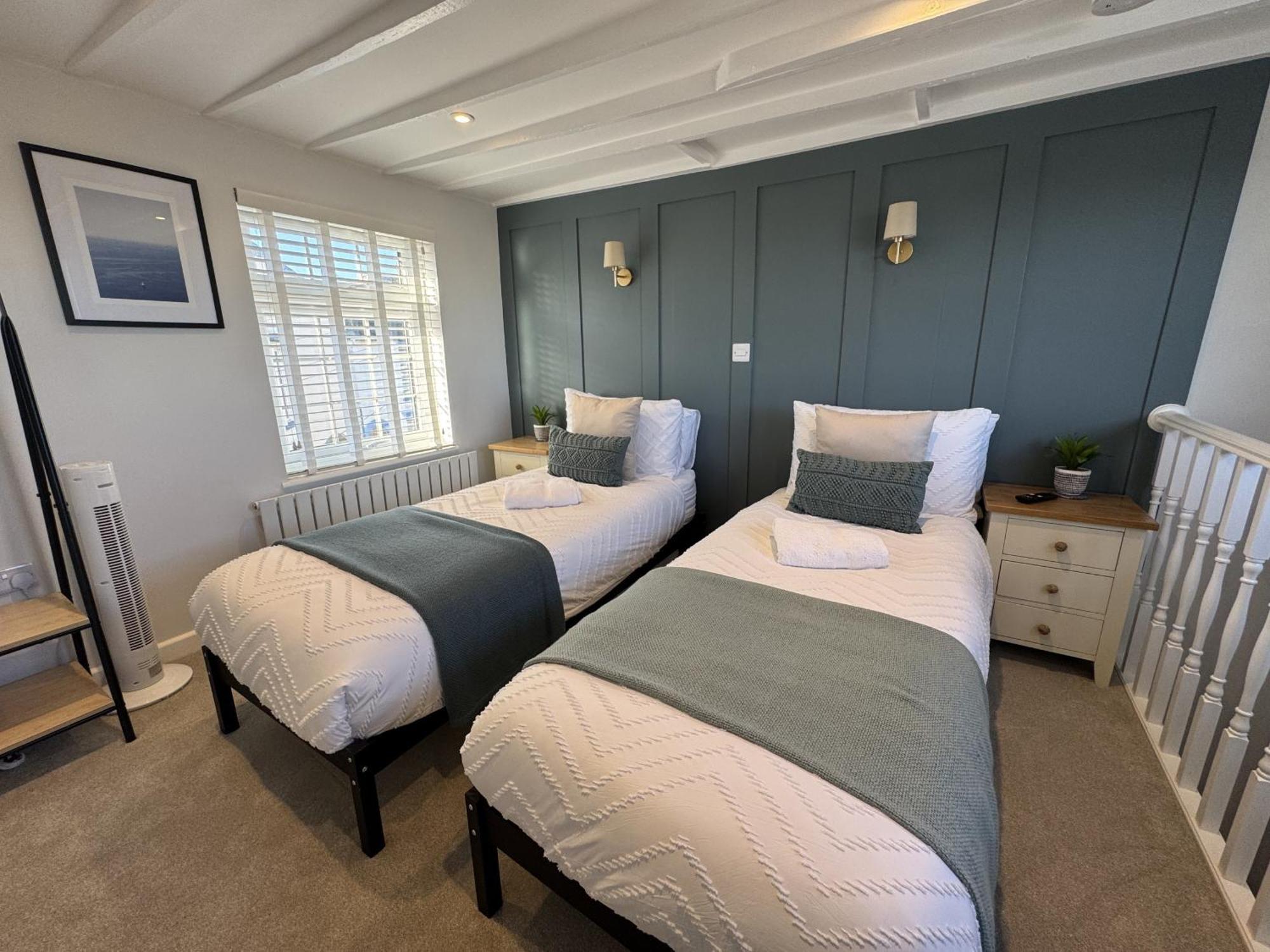 Driftwood House - Luxury Dog-Friendly Townhouse In Cowes, Steps From Marina Βίλα Cowes  Εξωτερικό φωτογραφία