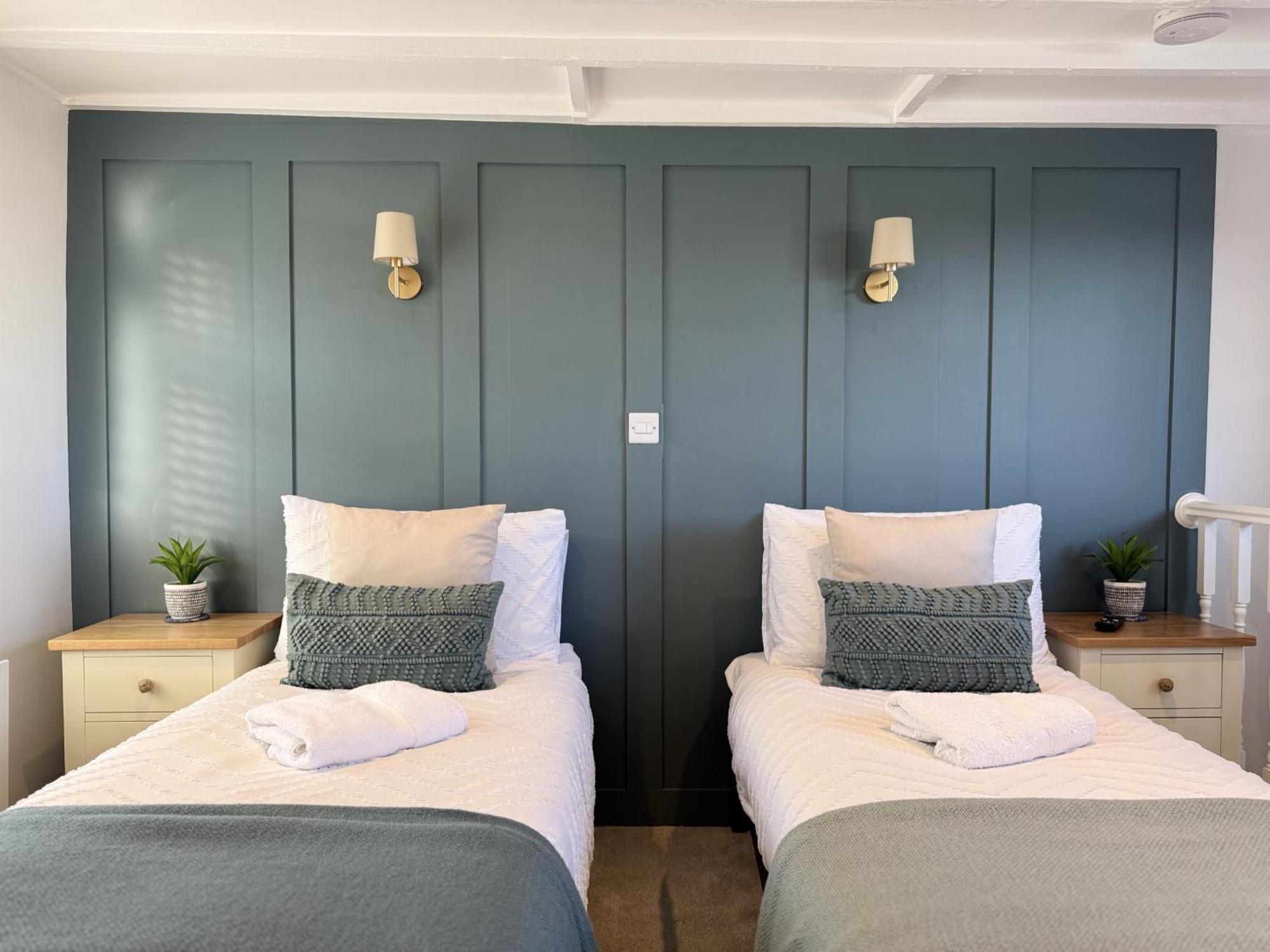 Driftwood House - Luxury Dog-Friendly Townhouse In Cowes, Steps From Marina Βίλα Cowes  Εξωτερικό φωτογραφία