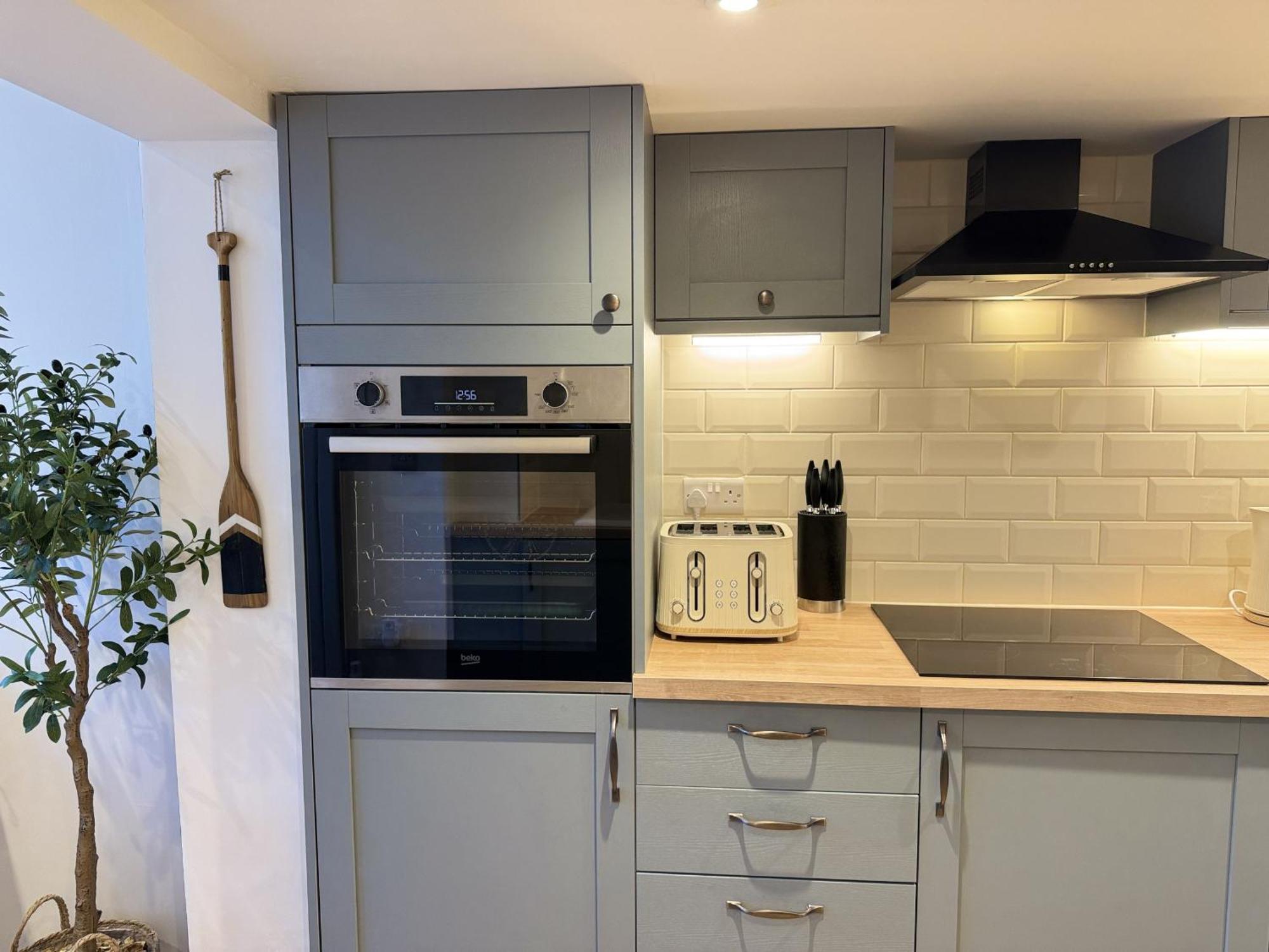 Driftwood House - Luxury Dog-Friendly Townhouse In Cowes, Steps From Marina Βίλα Cowes  Εξωτερικό φωτογραφία